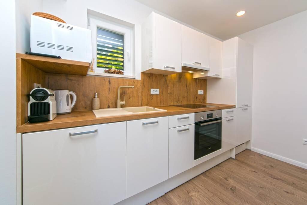 Apartman Macan Brela Esterno foto