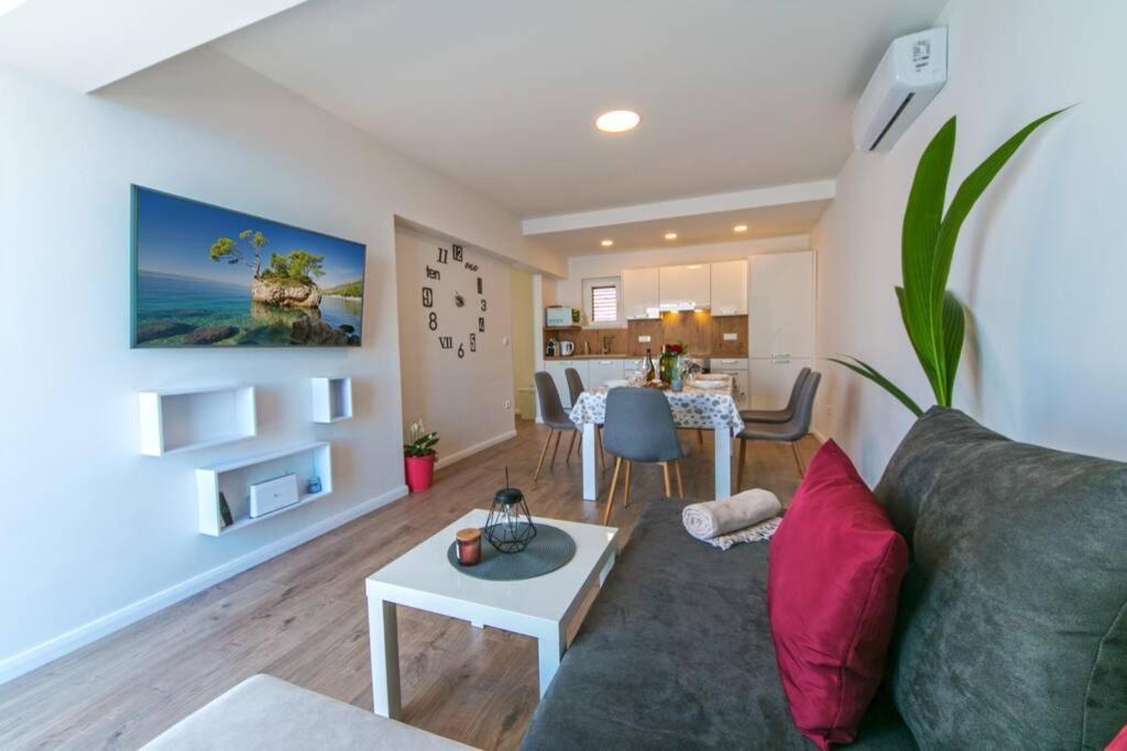 Apartman Macan Brela Esterno foto