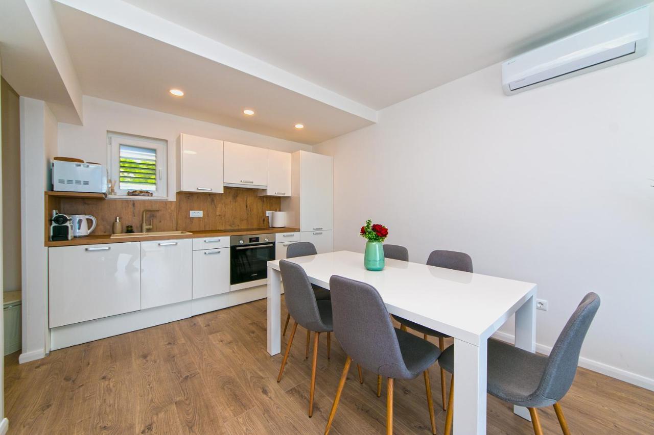 Apartman Macan Brela Esterno foto